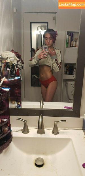 QueenTofu photo #0579