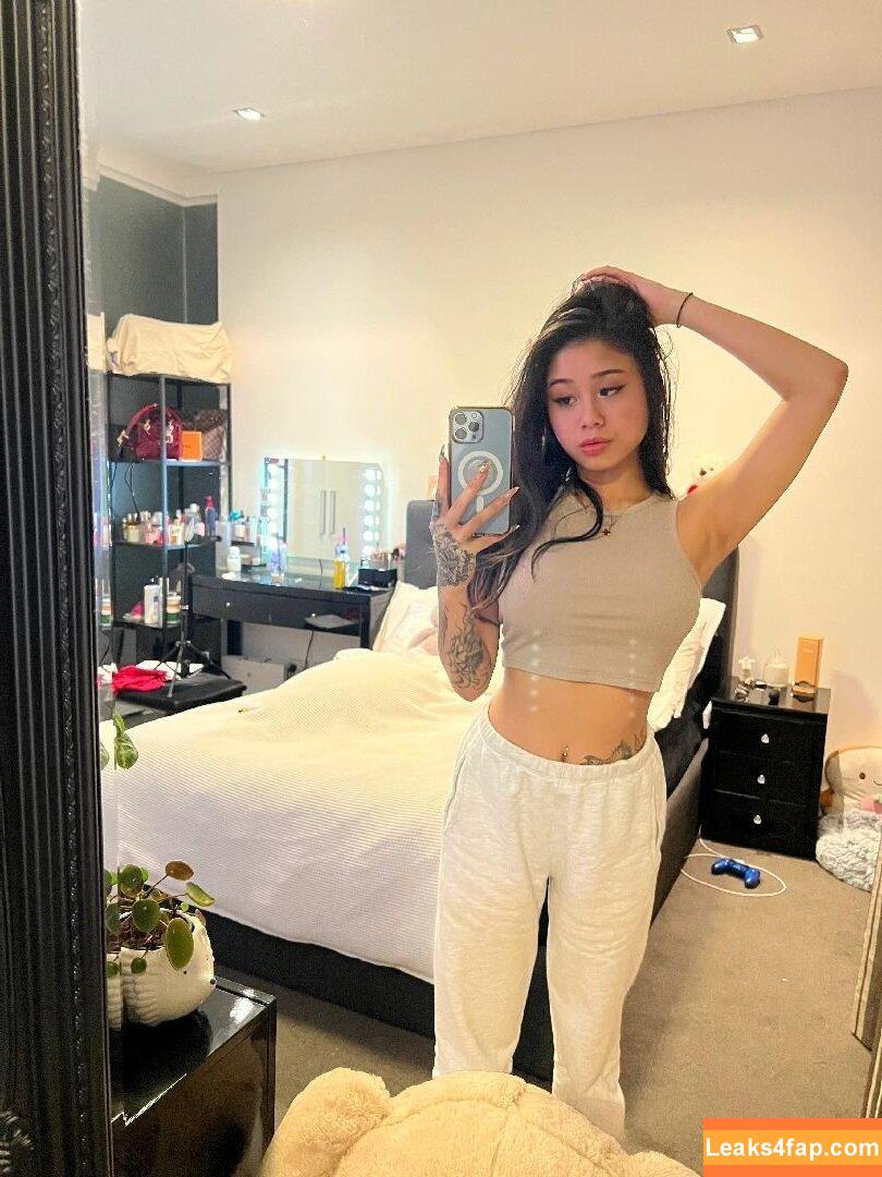 r.eneee / naughty.reneee leaked photo photo #0016