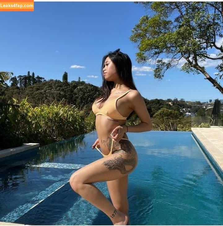 r.eneee / naughty.reneee leaked photo photo #0022