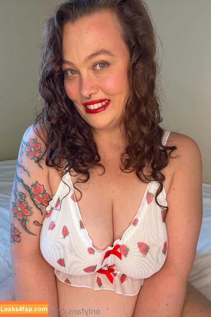 ramonaaxel / ramonaax_ leaked photo photo #0034