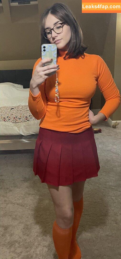 randomwhitegirl666 / shewhoroams_ leaked photo photo #0008