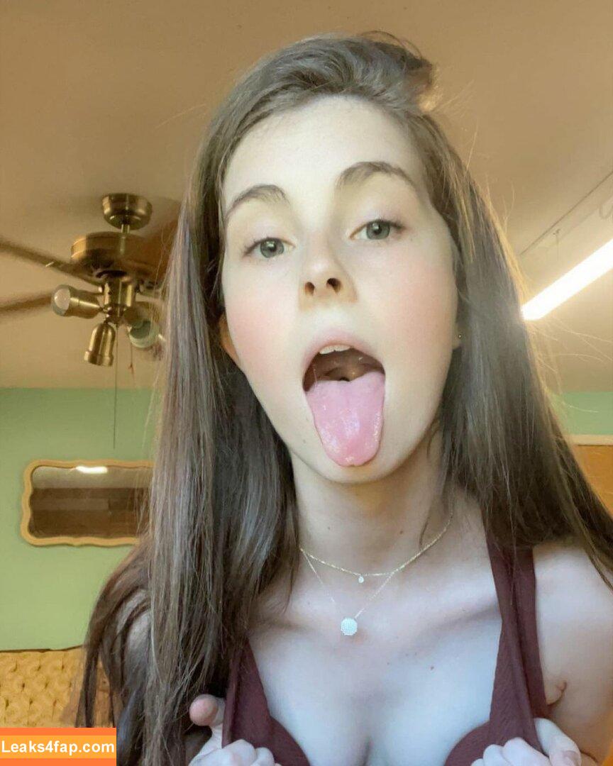 Rapunzel1333 / Valerie Kelly / rapunzel1333333 leaked photo photo #0027