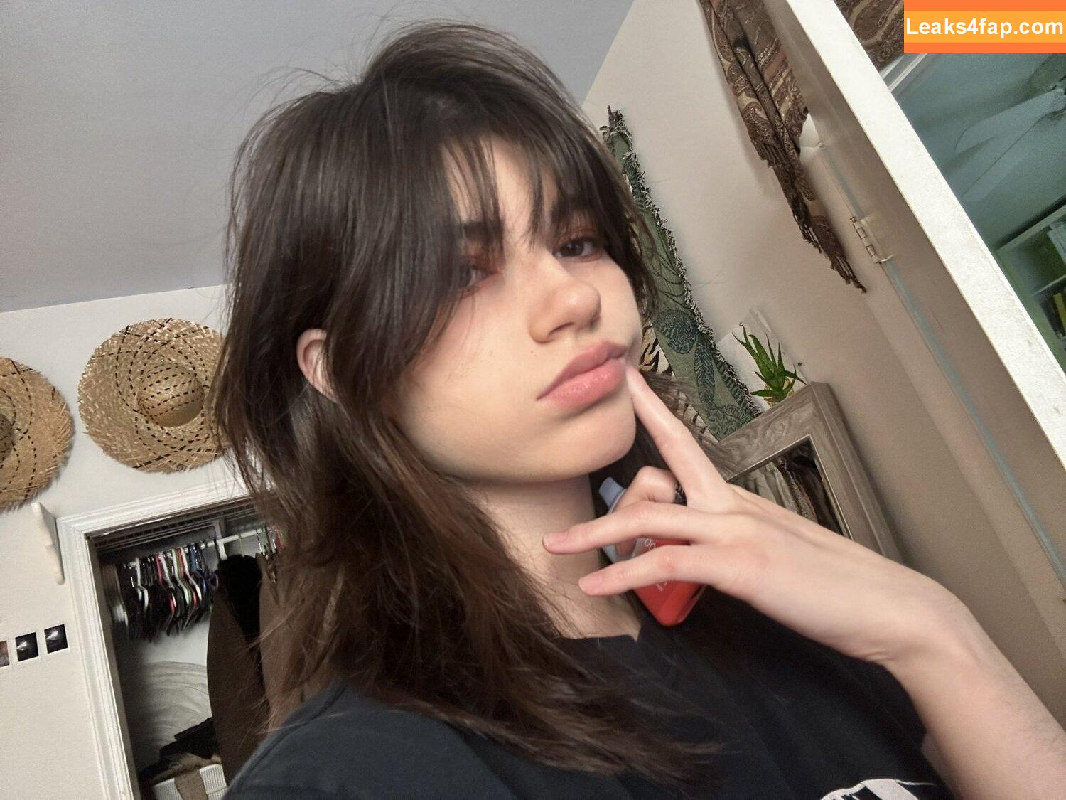 rawrreexd /  leaked photo photo #0011