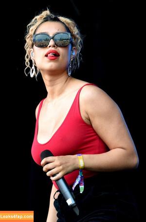 Raye photo #0030