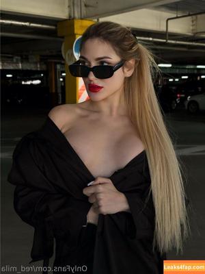 red_mila photo #0077