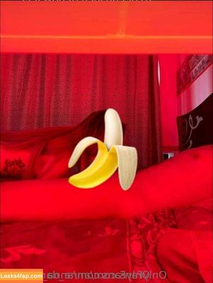 red_mila photo #0084