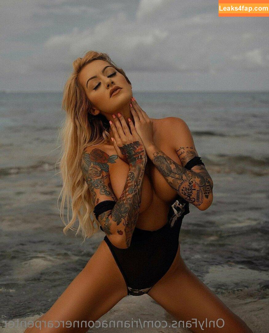 riannaconnercarpenter / thecombatbarbie leaked photo photo #0010
