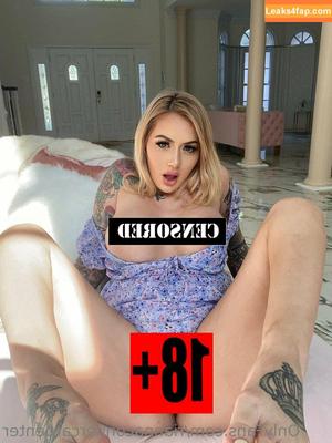 riannaconnercarpenter photo #0019