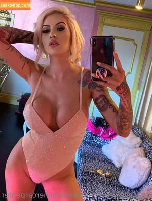 riannaconnercarpenter photo #0020