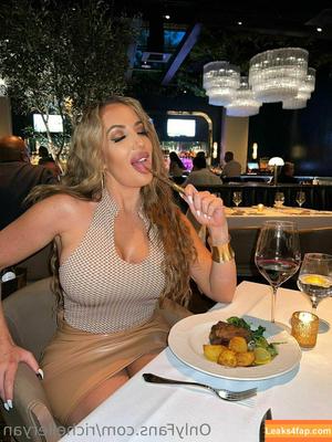 richelleryan photo #0020