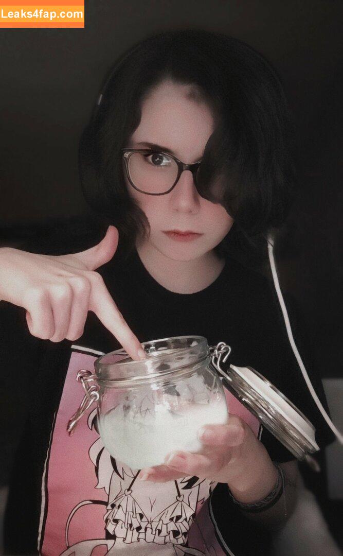 RiriMiaou / French VStreamer / https: / riri_miaou leaked photo photo #0019