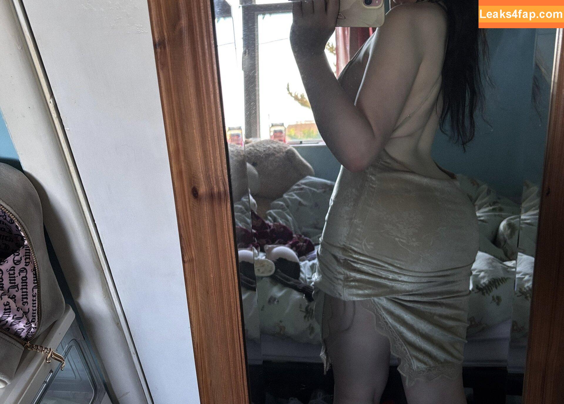 Robyn / robynsnotreal / rrr0byn / therealredrobyn leaked photo photo #0135