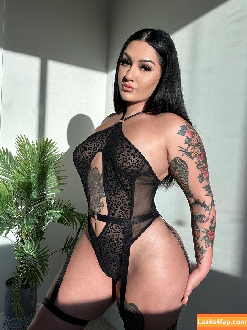 Roxanne Roselle Onlyfans leaks