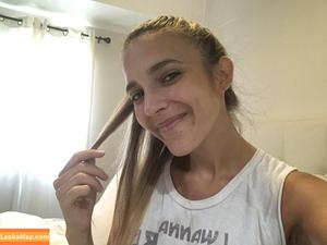 Roxy Striar photo #0149