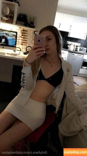 rubythestallion photo #0046