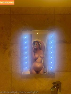 rubythestallion photo #0049