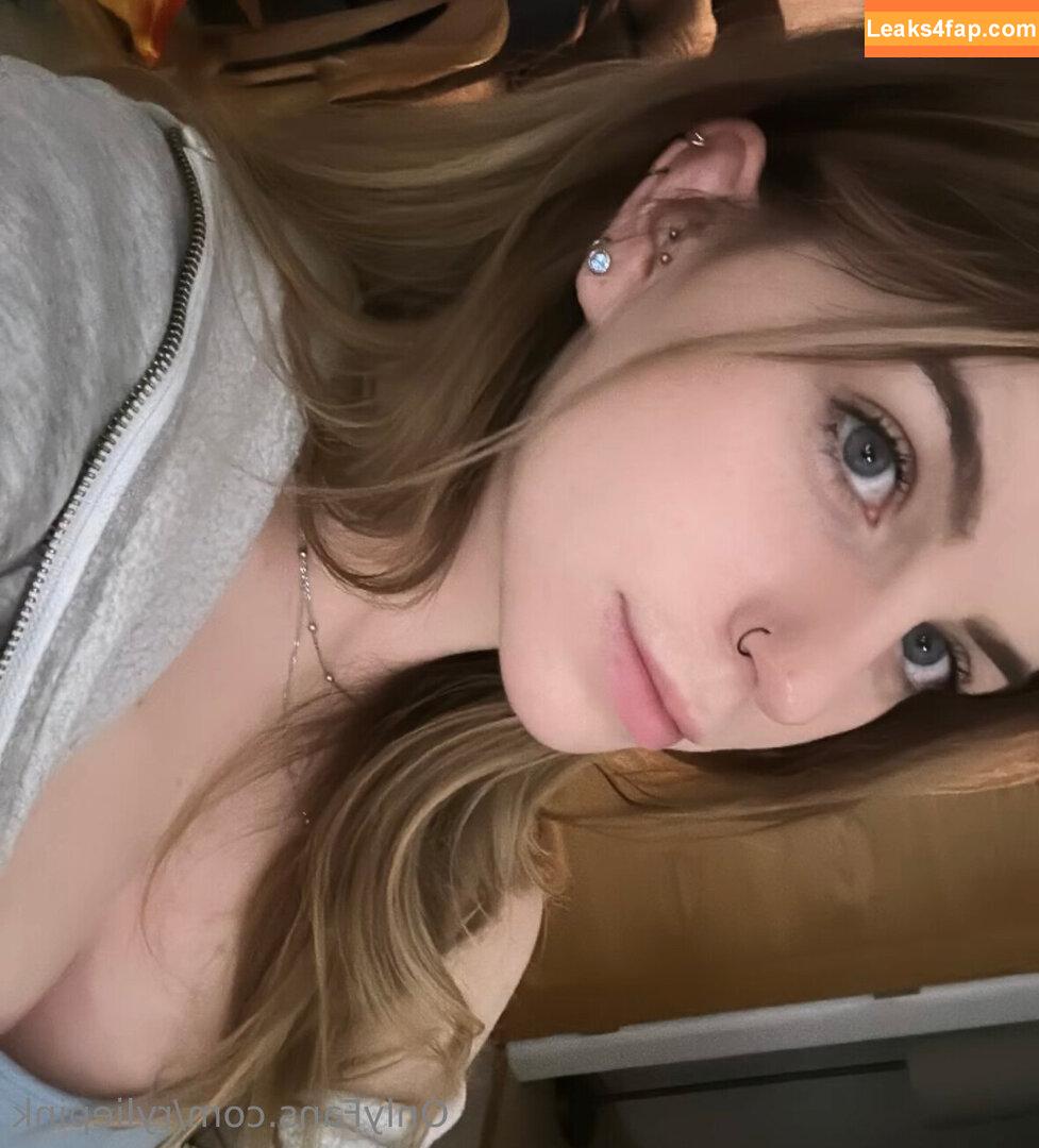 ryliepink /  leaked photo photo #0002