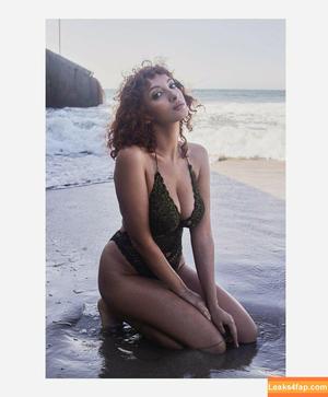 Sadaf H. Nava фото #0016