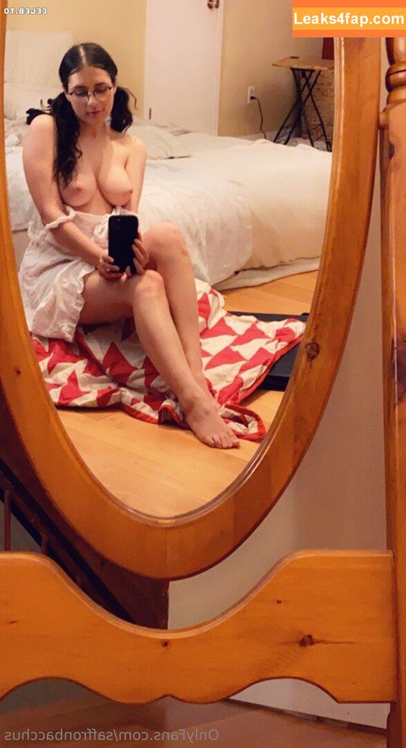 Saffron Bacchus / EudaimoniaFarm / SexyMissSaffron / https: / invite / saffron.bacchus / saffronbacchus / sexy_saffron слитое фото фото #0041