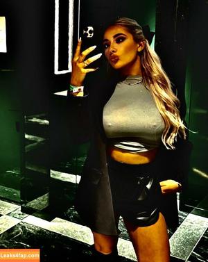Saffron Barker photo #0016