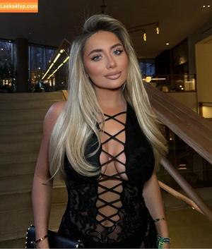 Saffron Barker photo #0045
