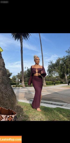 Saffron Barker photo #0071