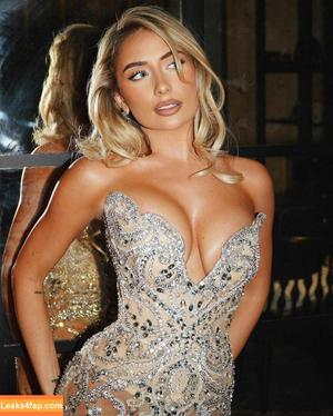 Saffron Barker photo #0156