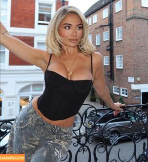 Saffron Barker photo #0180