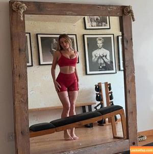 Saffron Barker photo #0261