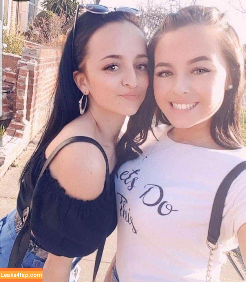 Saffron Godrey / saffrongodfrey1 leaked photo photo #0014