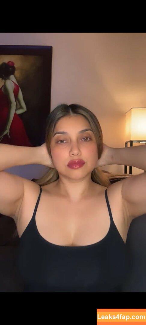 Sarah Azhari / sazarita leaked photo photo #0001