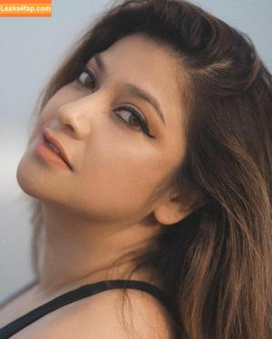 Sarah Azhari photo #0018