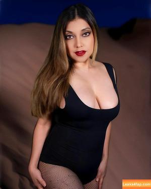Sarah Azhari photo #0146
