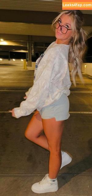 Sarah Lindstrom photo #0046