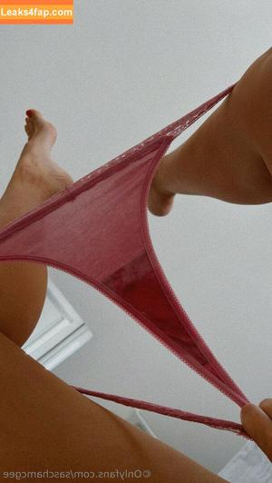 Sascha McGee photo #0129