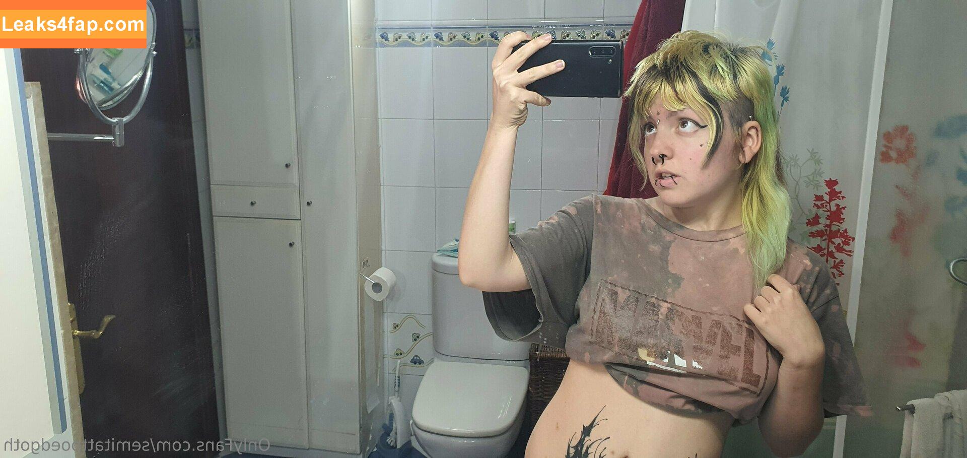 semitattooedgoth / semi_goth leaked photo photo #0023
