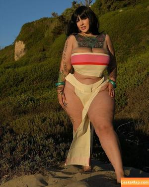 Shainarae photo #0029