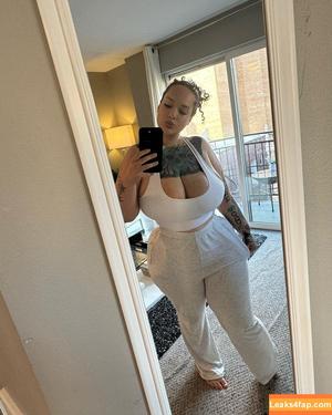 Shainarae photo #0099