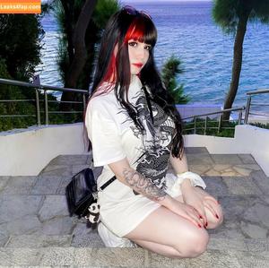 Shini Waifu photo #0022