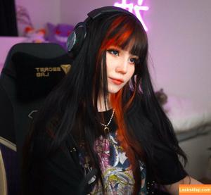 Shini Waifu photo #0036