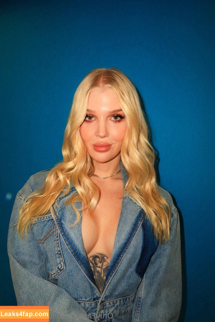 sillywithceline /  leaked photo photo #0004