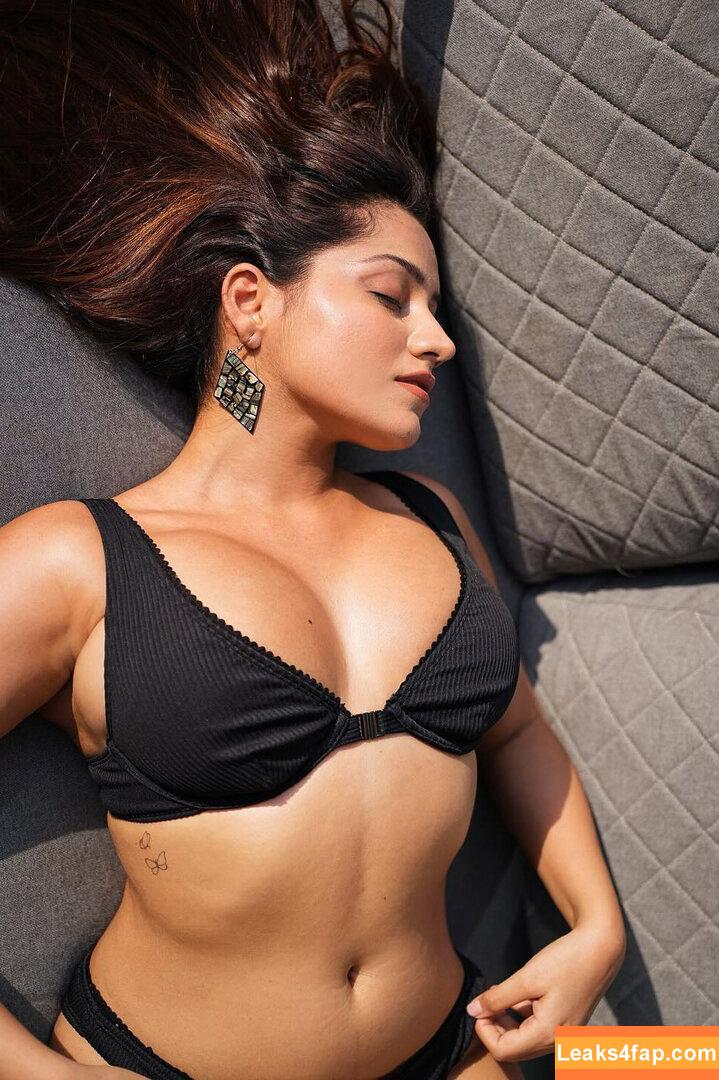 Simran Kaur / https: / simran_167 / symrann.k слитое фото фото #0004