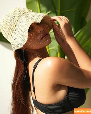 Simran Kaur фото #0003