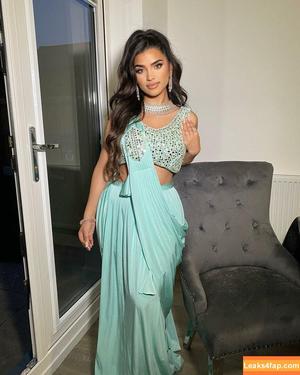 Simran Kaur фото #0029