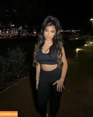 Simran Kaur фото #0031