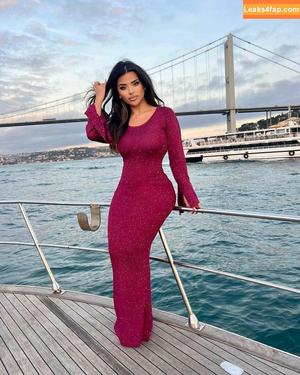 Simran Kaur photo #0076