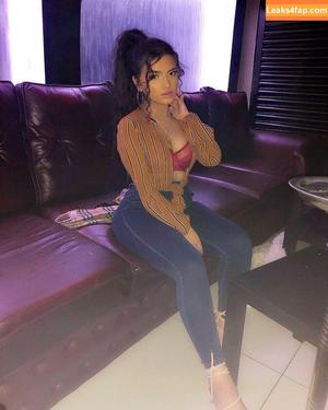 Simran Kaur photo #0125