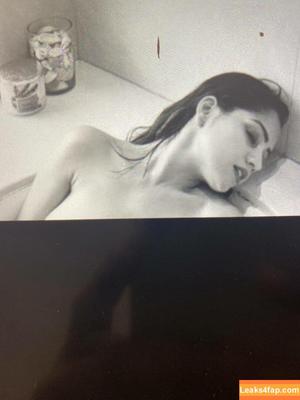 Simran Kaur photo #0145