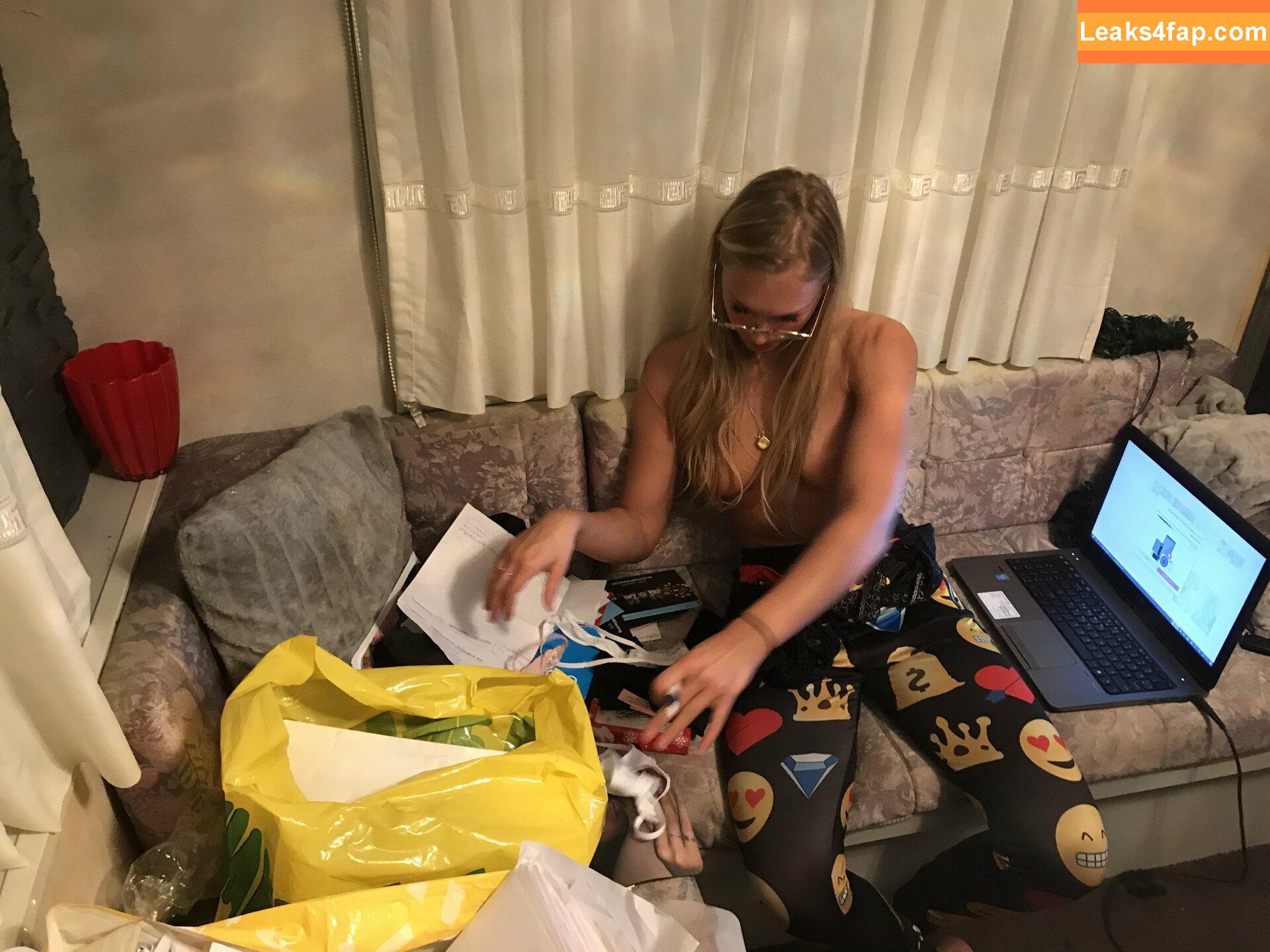 siswet19 / Siswet / siswetofficial leaked photo photo #0064