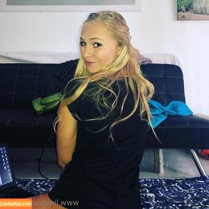 siswet19 photo #0930
